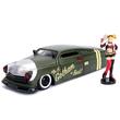 DC Comics: Harley Quinn figura és 1951 Mercury fém autómodell 1/24 – Simba Toys DC Comics: Harley Quinn figura és 1951 Mercury fém autómodell 1/24 – Simba Toys