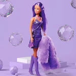 Kép 5/6 - Steffi Love: Fluffy divatbaba lila ruhában – Simba Toys