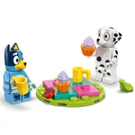 Kép 3/5 - LEGO® Bluey™ és Kloé vidám kalandjai a játszótéren (11201)