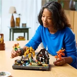 Kép 4/5 - LEGO® Icons: Őszi kert házikóval (11372)