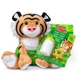 Kép 1/3 - Plüss bébi tigris kigeészítőkkel 28 cm – Melissa & Doug