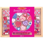 Kép 1/4 - Szívecskés fa gyöngyszett 120 elemmel – Melissa & Doug