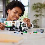 Kép 3/7 - LEGO® Technic: Mack LR Electric kukásautó (42167)