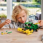 Kép 5/7 - LEGO® Technic: John Deere 9700 Forage Harvest (42168)