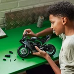 Kép 5/8 - LEGO® Technic: Kawasaki Ninja H2R motorkerékpár (42170)