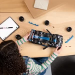 Kép 4/7 - LEGO® Technic: Porsche GT4 e-Performance versenyautó (42176)