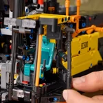 Kép 7/8 - LEGO® Technic: Volvo EC500 Hybrid exkavátor (42215)