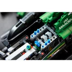 Kép 10/16 - LEGO® Technic: Aston Martin Aramco AMR25 F1® autó (42240)