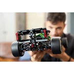 Kép 11/16 - LEGO® Technic: Aston Martin Aramco AMR25 F1® autó (42240)