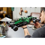 Kép 14/16 - LEGO® Technic: Aston Martin Aramco AMR25 F1® autó (42240)