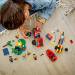 Kép 4/6 - LEGO® City: 4×4 Tűzoltóautó mentőcsónakkal (60412)