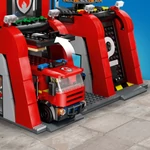 Kép 3/7 - LEGO® City: Tűzoltóállomás és tűzoltóautó (60414)
