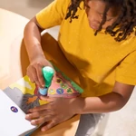 Kép 3/3 - Melissa&amp;Doug: Sticker WOW! Matrica pecsételő – Dinó – Spin Master