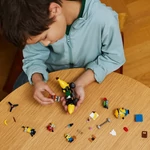 Kép 3/8 - LEGO® Minions: Minyonok és banánautó (75580)