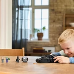 Kép 4/5 - LEGO® Batman: Batman™ Tumbler vs. Kétarc™ és Joker™ (76303)