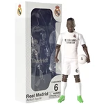 Kép 1/3 - Focista akciófigura, 20 cm - Real Madrid, Camavinga 6-os mezben