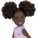 Kép 4/4 - Barbie: Chelsea barna hajú baba virágos ruhában 15 cm – Mattel