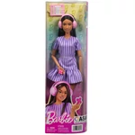 Kép 1/5 - Barbie: Fashionista Barátnők stílusos divatbaba fejhallgatóval lila ruhában – Mattel