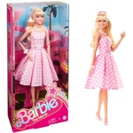 Kép 1/6 - Barbie The Movie: Barbie baba rózsaszín kockás szoknyában – Mattel