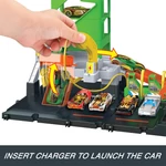 Kép 5/6 - Hot Wheels: City töltőállomás pályaszett 1 db kisautóval – Mattel