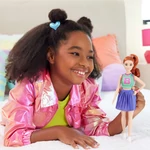 Kép 5/5 - Barbie Fashionista stílusos baba vörös hajjal lila szoknyában – Mattel