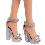 Kép 4/4 - Barbie: 80. évfordulós ünnepi baba Rubinvörös ruhában – Mattel