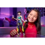 Kép 3/6 - K-Pop Démonvadászok: Zoey divatbaba fegyverekkel – Mattel