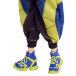 Kép 5/6 - K-Pop Démonvadászok: Zoey divatbaba fegyverekkel – Mattel