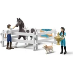 Kép 2/6 - Schleich: Horse Club Kim lovaglóedzése játékszett (42799)