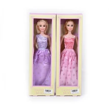 Divatbaba kétféle változatban, estélyi ruhában 29 cm