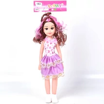 Baba szívecskés szoknyás ruhában melíros frizurával 46 cm