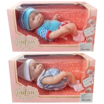 Újszülött baba sapival és rugdalózóval