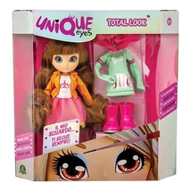 Unique Eyes Bűvös szemű baba kétféle ruhával – Sophie