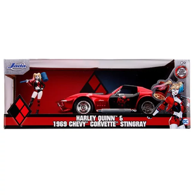 DC Comics: Harley Quinn figura és 1969 Chevy Corvette Stingray fém autómodell 1/24 – Simba Toys