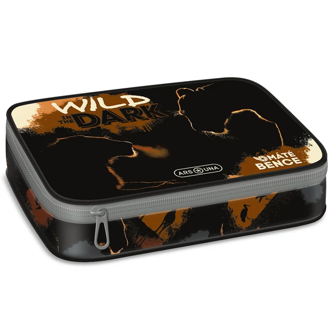 Ars Una: Wild in the dark oroszlánok többszintes tolltartó 15,5×22,5×4,5 cm